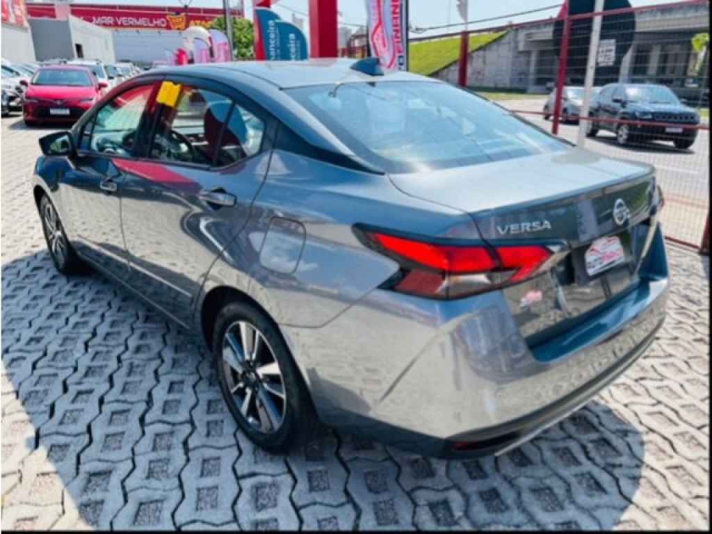 NISSAN VERSA