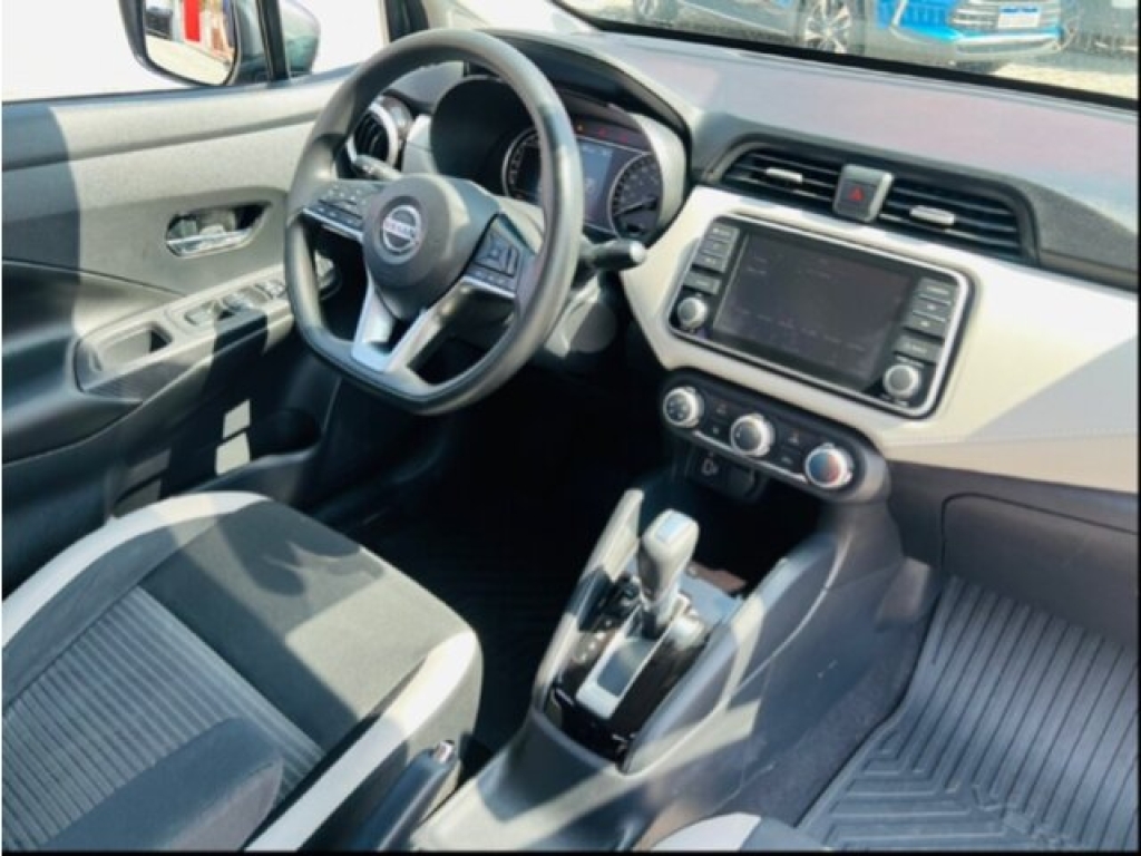 NISSAN VERSA