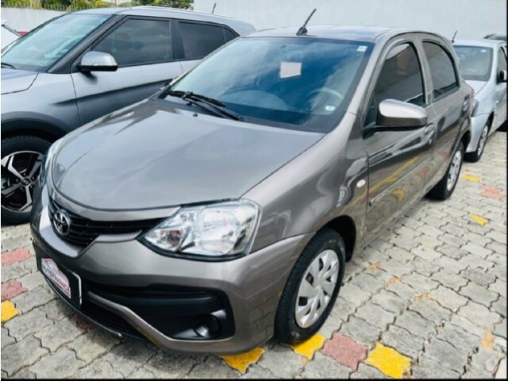 TOYOTA Etios Hatch