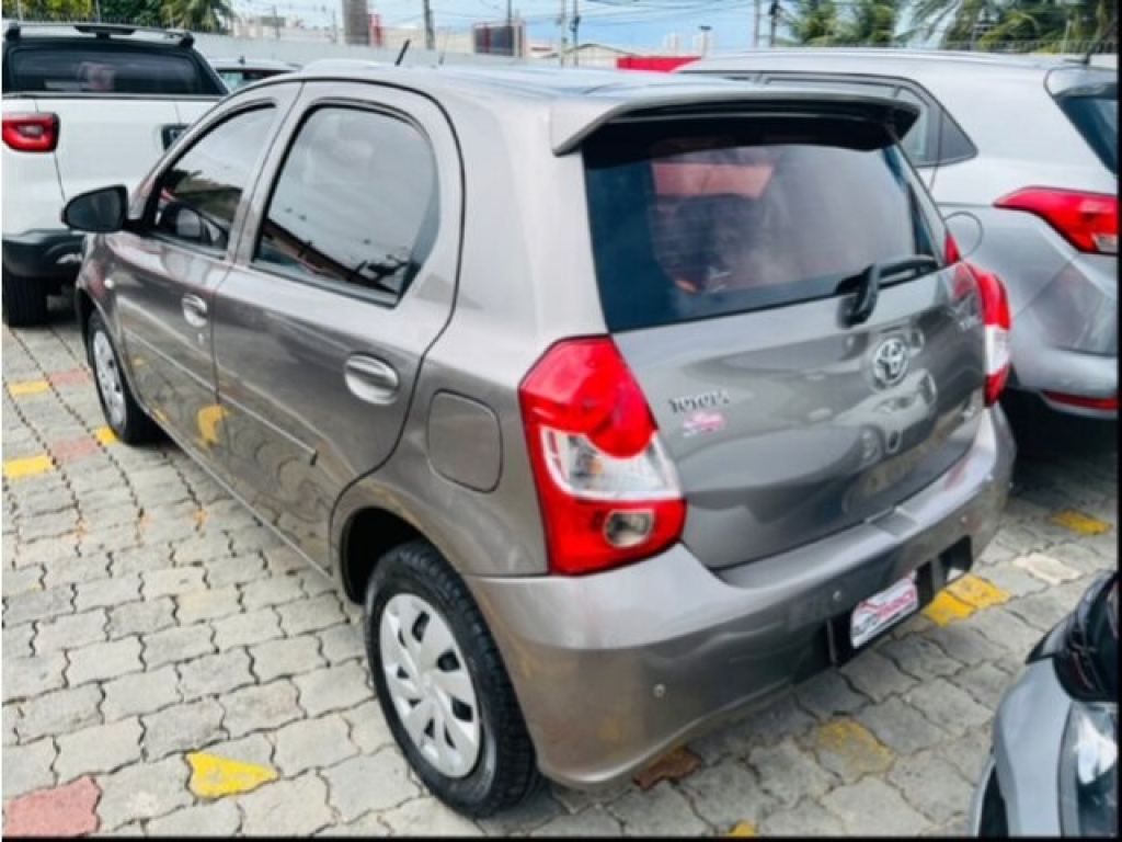 TOYOTA Etios Hatch