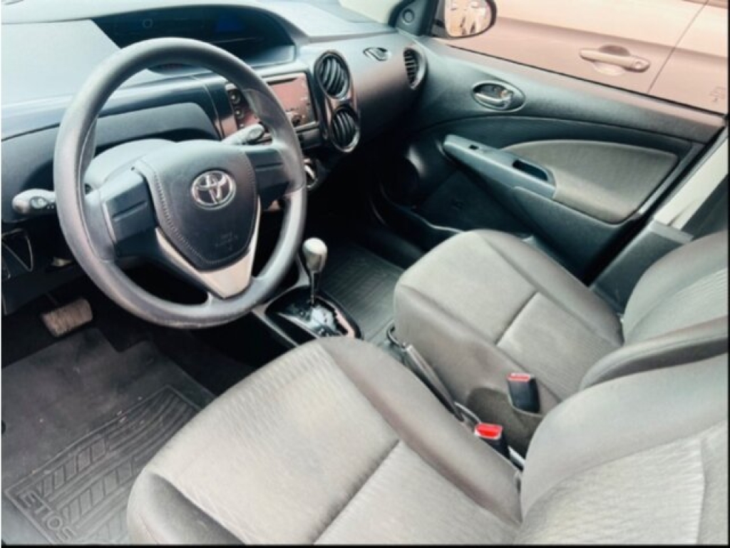 TOYOTA Etios Hatch