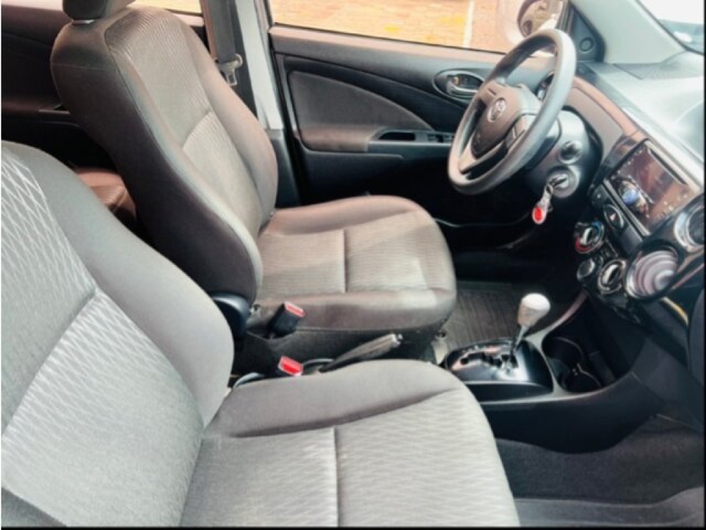 TOYOTA Etios Hatch