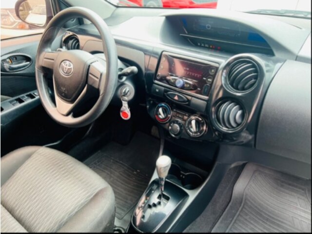TOYOTA Etios Hatch