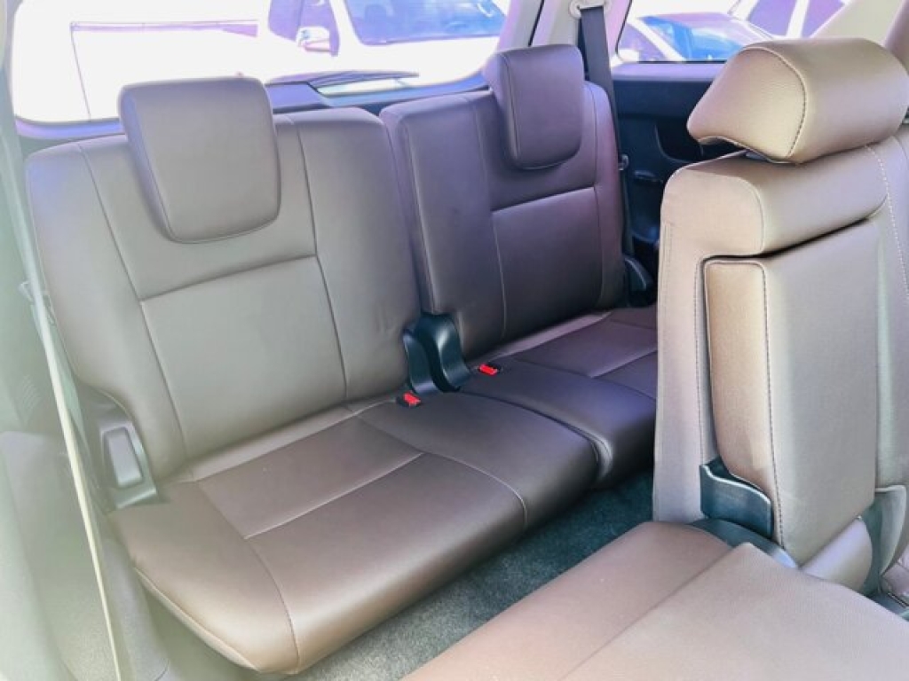 TOYOTA SW4