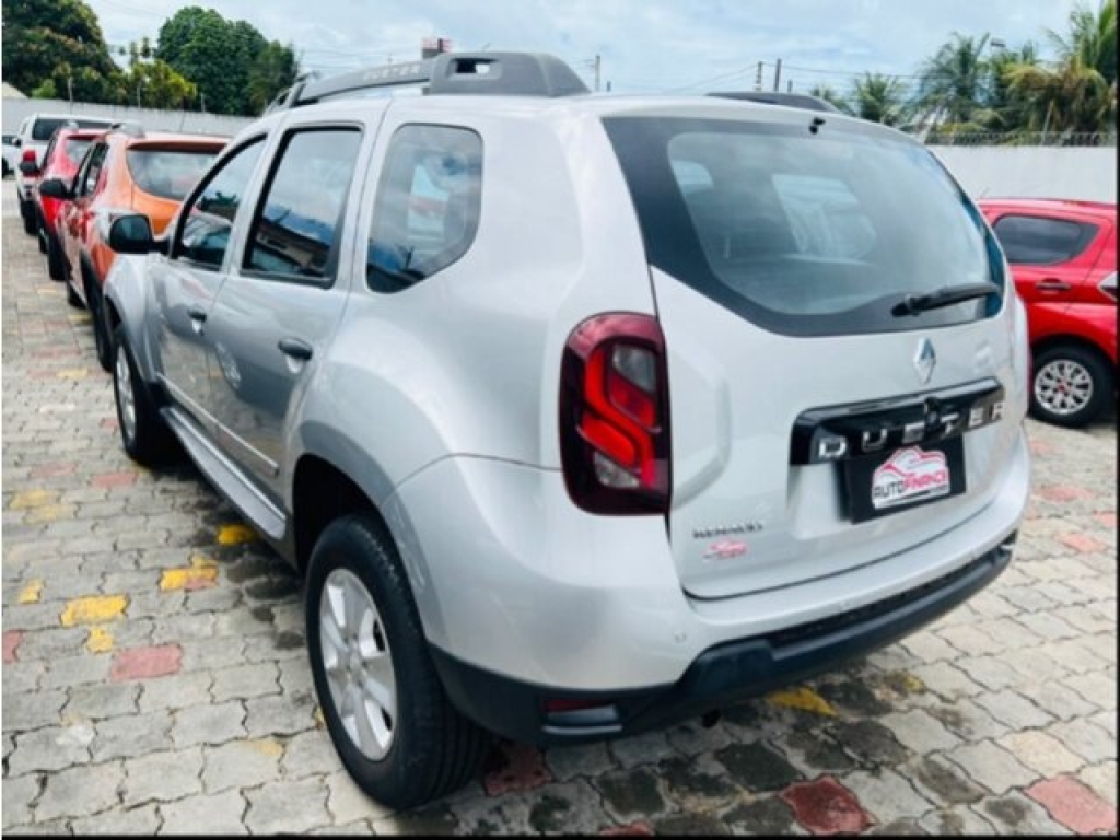 RENAULT DUSTER