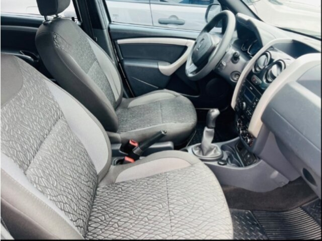 RENAULT DUSTER