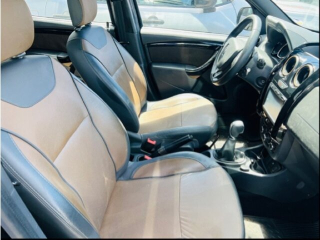 RENAULT DUSTER