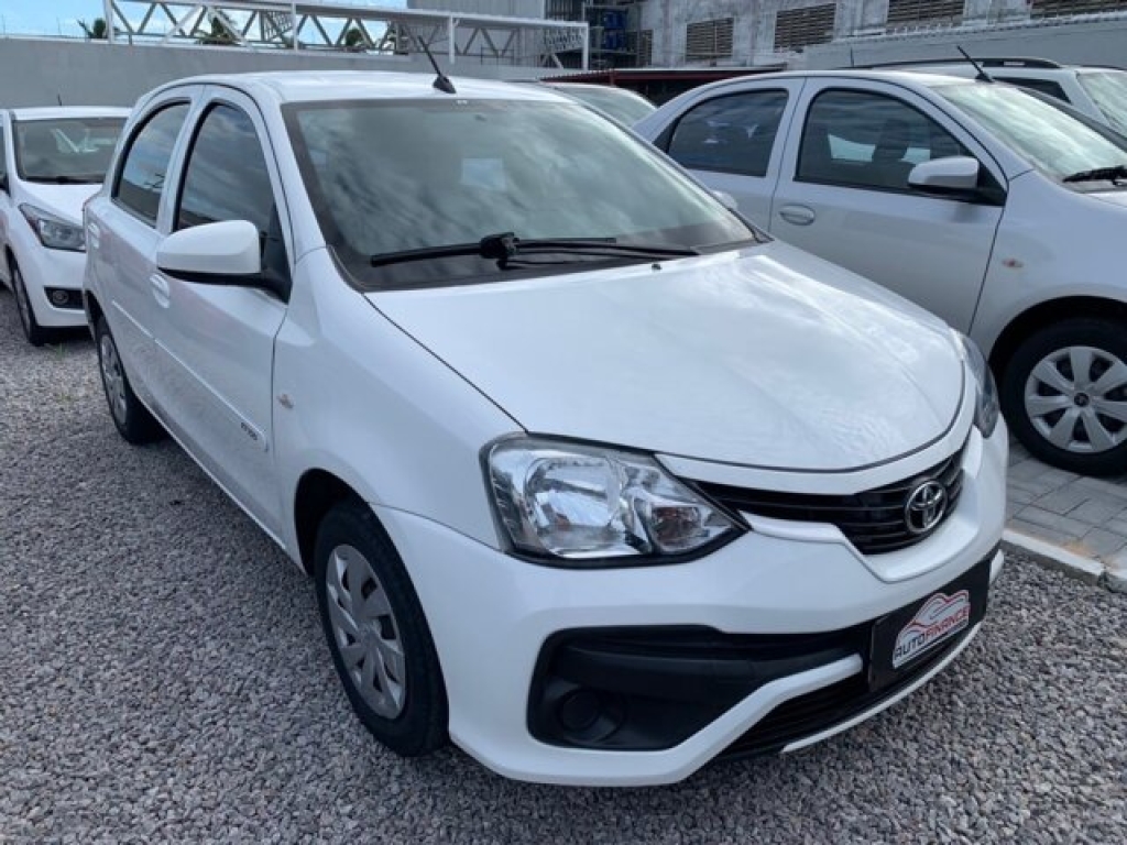 TOYOTA Etios Hatch
