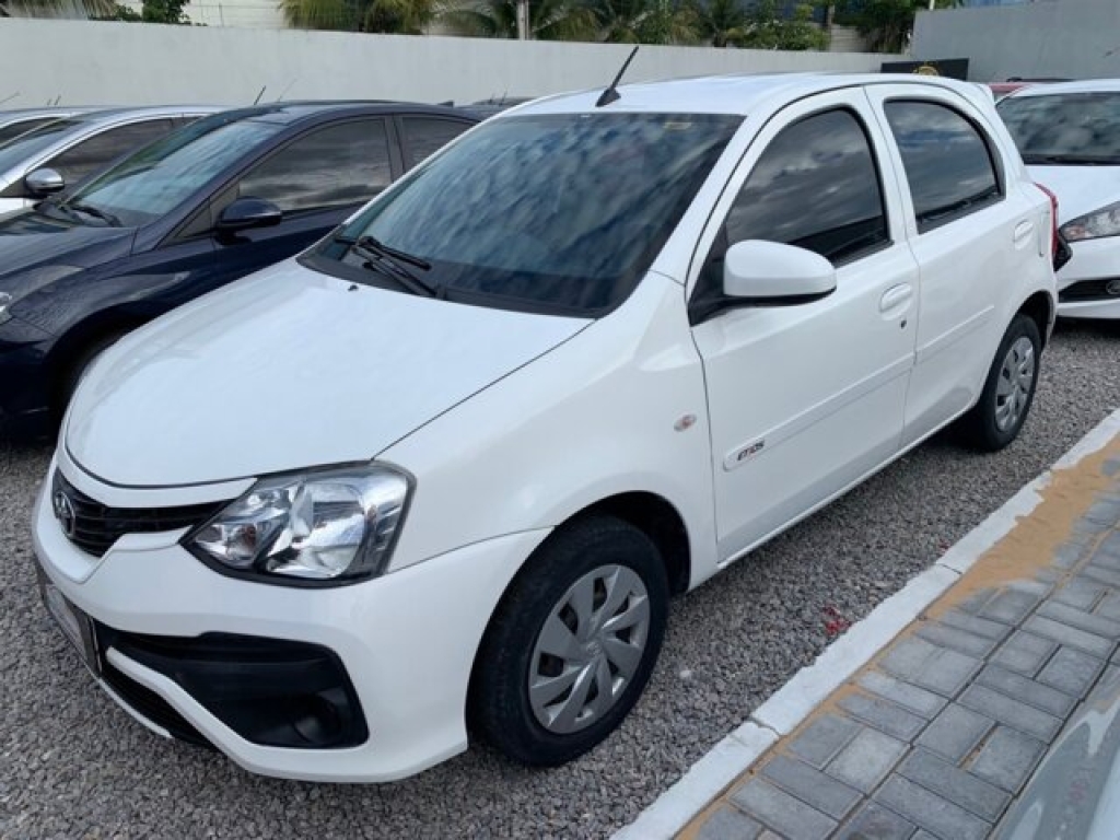 TOYOTA Etios Hatch