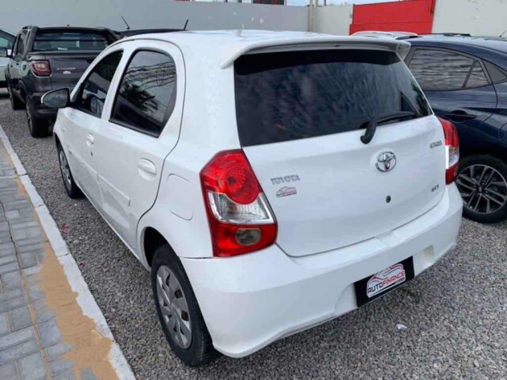 TOYOTA Etios Hatch