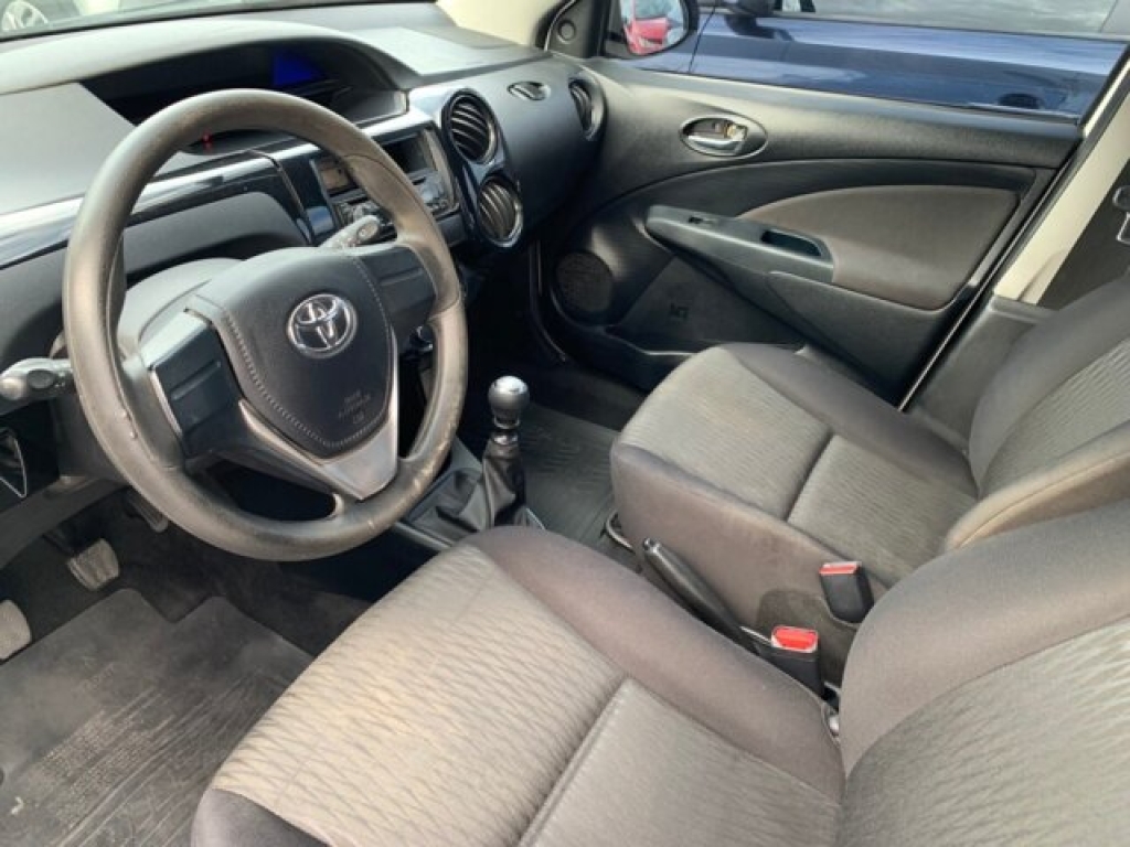 TOYOTA Etios Hatch