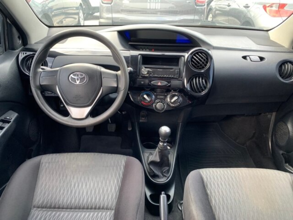 TOYOTA Etios Hatch
