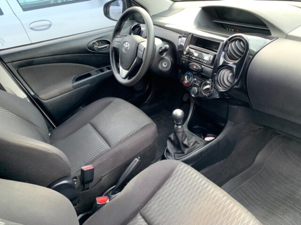 TOYOTA Etios Hatch
