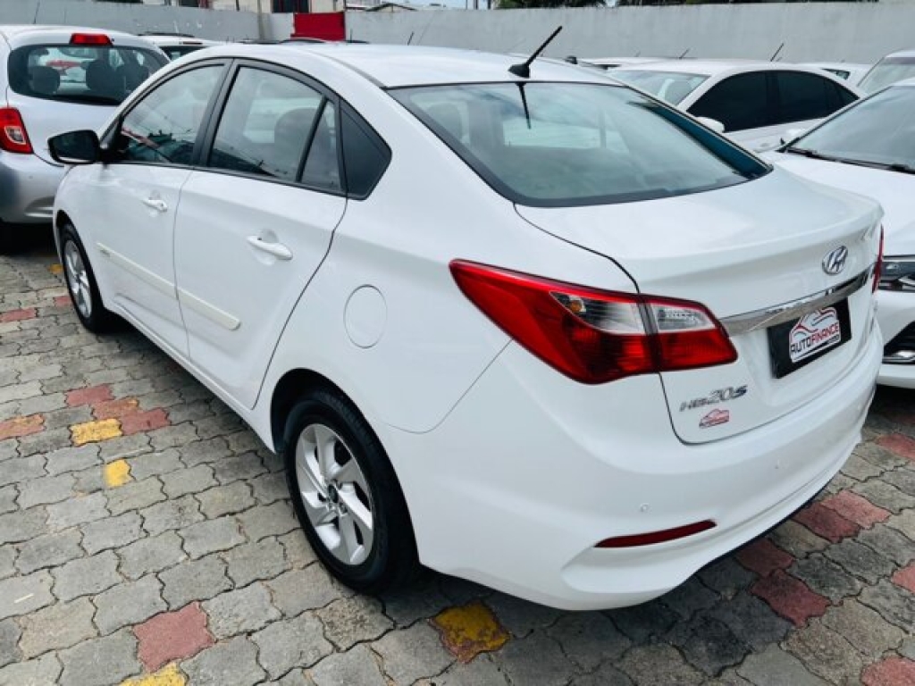 HYUNDAI HB20S