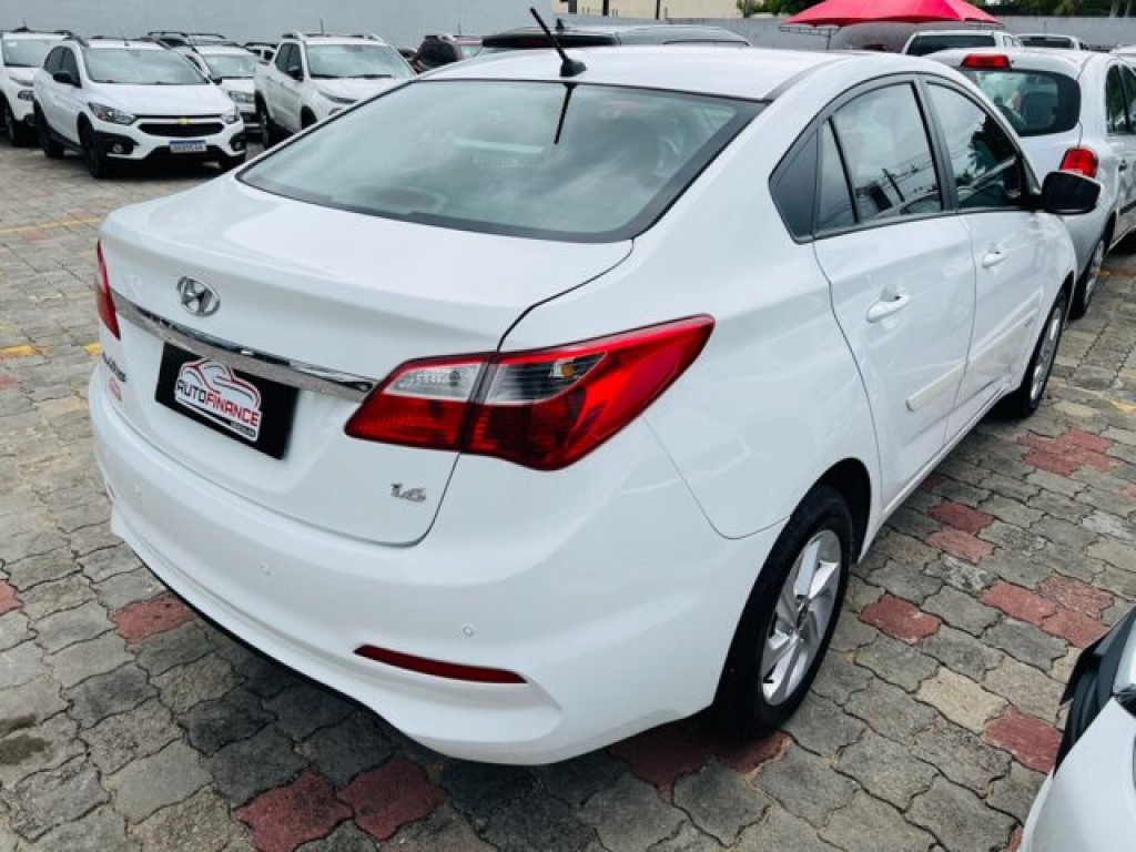 HYUNDAI HB20S
