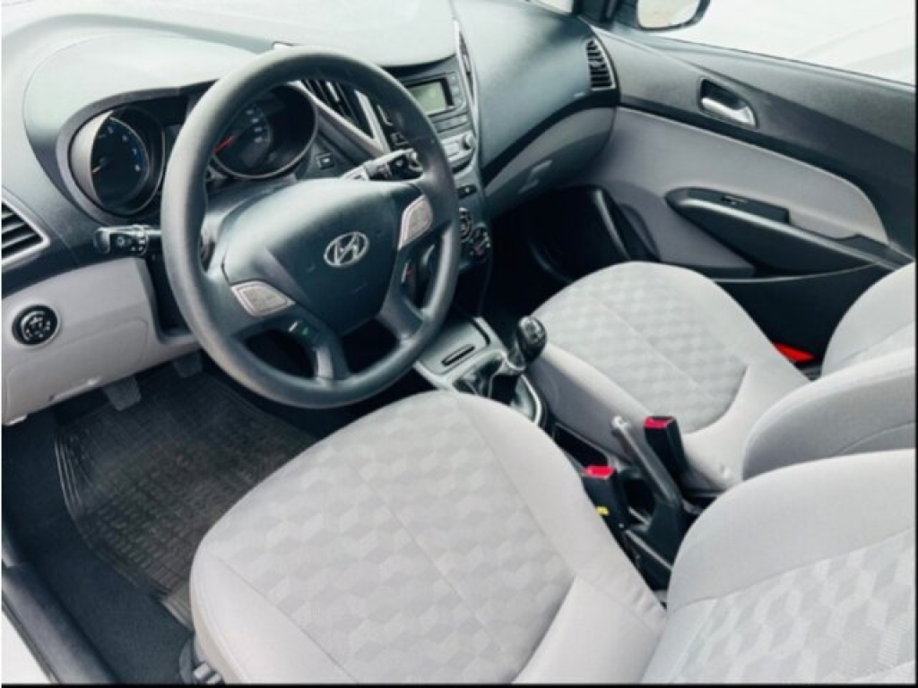 HYUNDAI HB20S