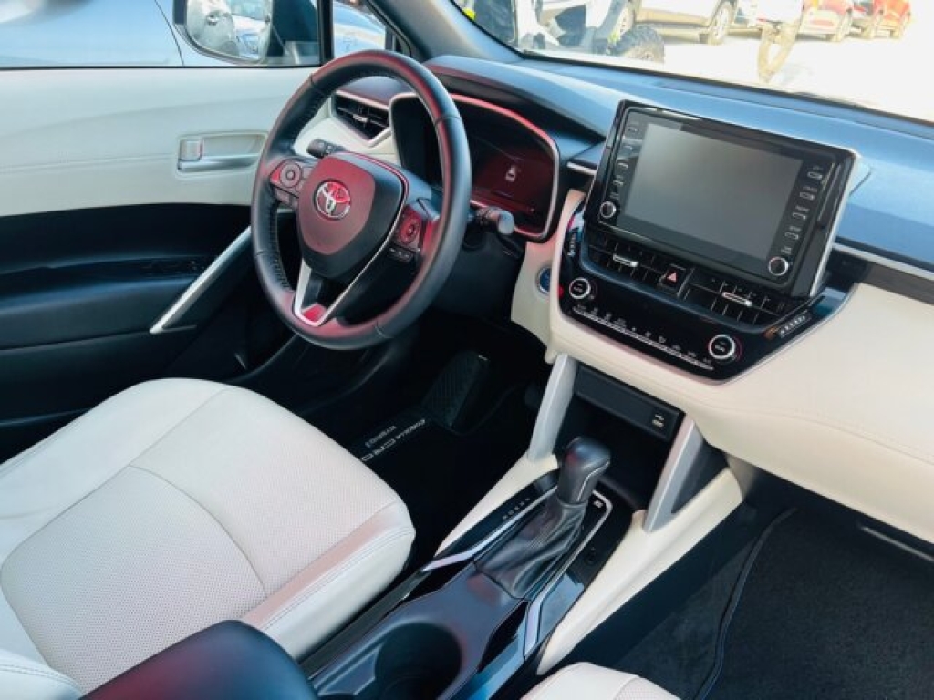 TOYOTA COROLLA CROSS